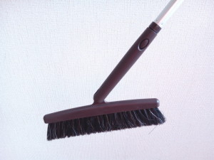 ホウキの柄も可動式で掃除がしやすい