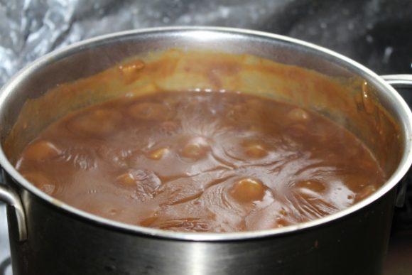 鍋に入ったカレー・イメージ