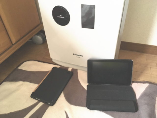 ココピタと自撮りシートでタブレットをケースごと貼ってみた