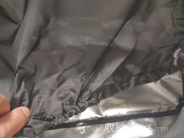 ボンモマン・保冷エコバッグの巾着部分の布は透けるくらいの厚み