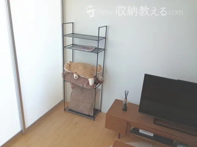 トレードワン／フリーラック8段はクッションやぬいぐるみ、マガジンのラックとして最適