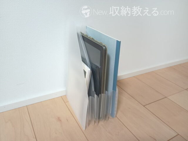 無印良品・ポリプロピレンスタンドじゃばらファイルA5はA5ノートがギリギリ収まる大きさ