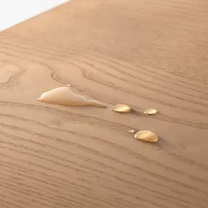 ライクイット・シェルビングシステムの棚板は天然木突板×ラッカー塗装