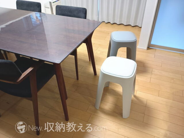 ウォールナットのダイニングテーブルにbon moment(ボンモマンン)・スタッキングスツールをセットしてみた
