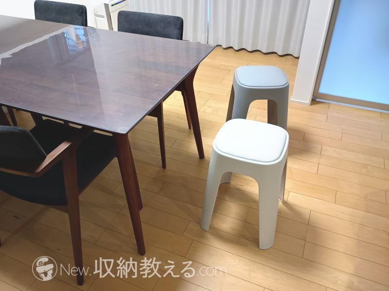 ウォールナットのダイニングテーブルにbon moment（ボンモマン）・スタッキングスツールをセットしてみた