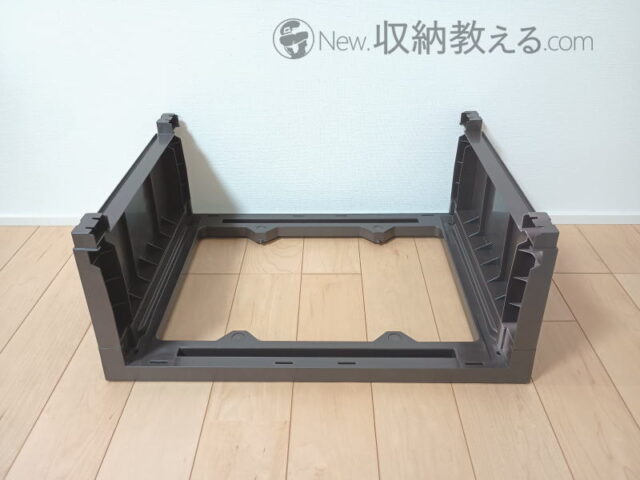 JEJアステージ・壁付デコニー シーヴォ ワイド3段　本体枠に側板をセット