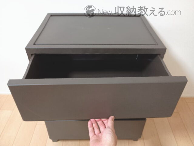 JEJアステージ・壁付デコニー シーヴォ ワイド3段　引出しはスムーズとは言い難い