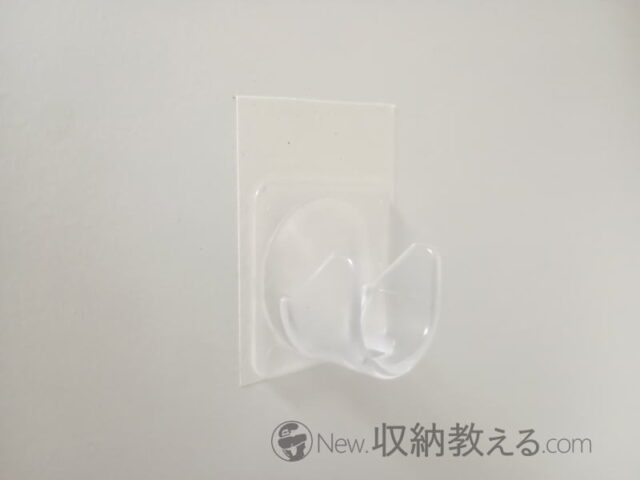 造作家具のプリント化粧紙にマステを下貼りしてから清和産業・クリアマルチフック両面テープタイプを貼る