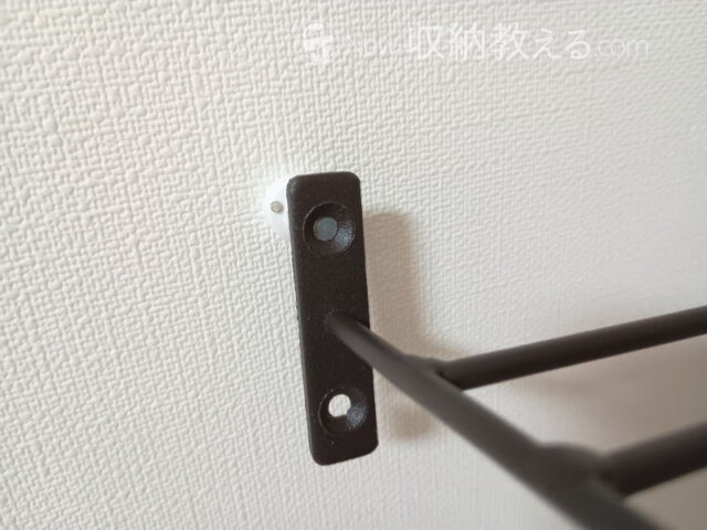 金属製フックなどは穴の大きさに注意