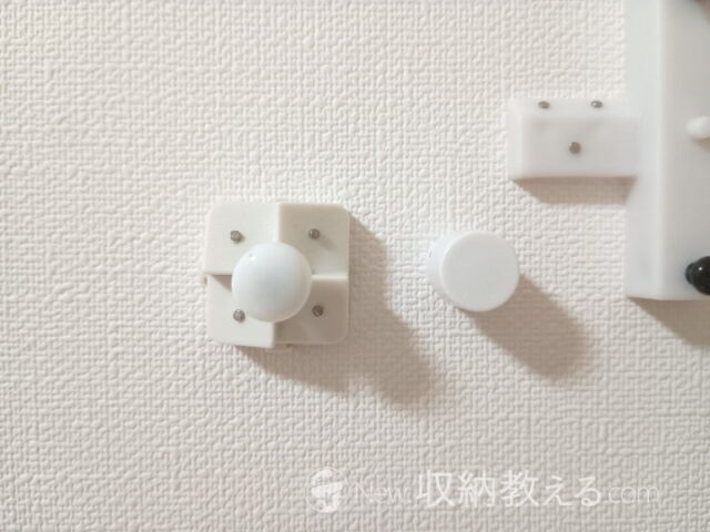 光／石膏ボード用パンチングボード止め具セットとダイソー／石こうボード用 壁面に取り付けできるネジ型ピン