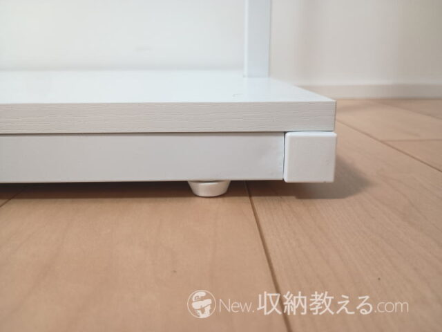 家具のホンダ/コートハンガー58-hond-011は底面にアジャスター付き