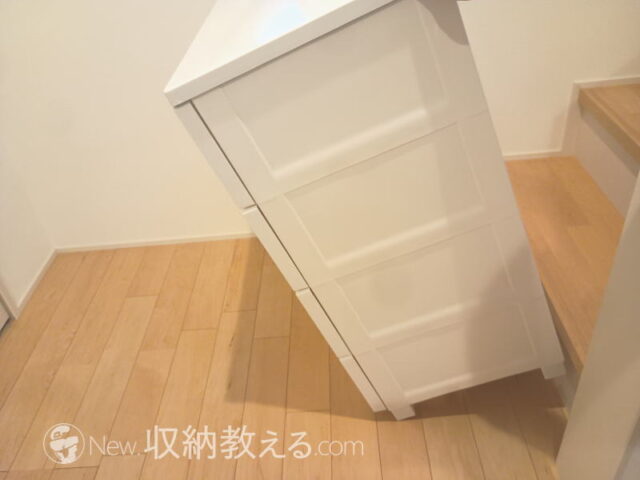 天馬/フィッツチェストは引出しロック付きだから手前に傾いても引出しが飛び出さない